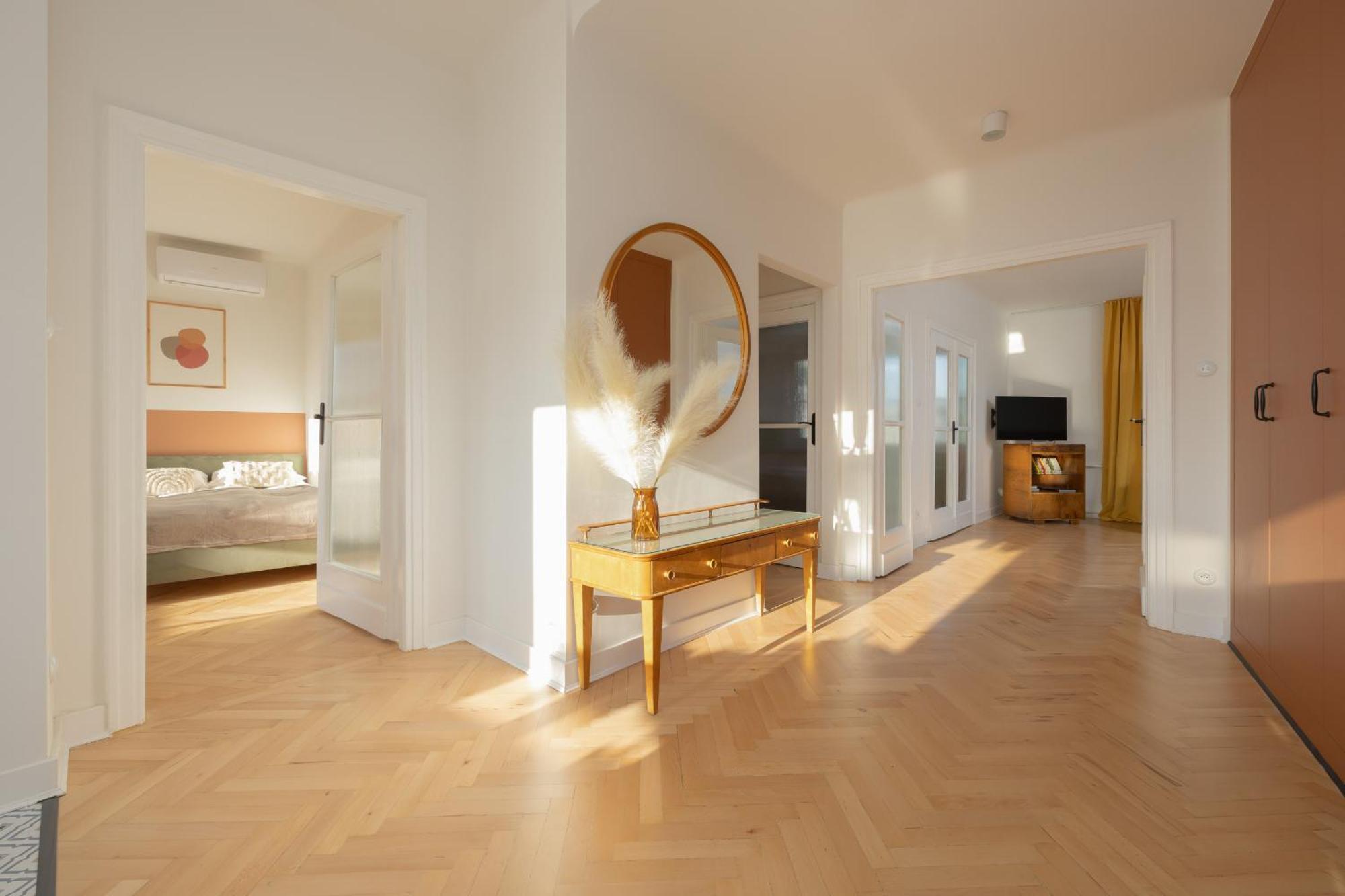 Leilighet For 6 People Near Royal Baths Park By Renters Prestige
