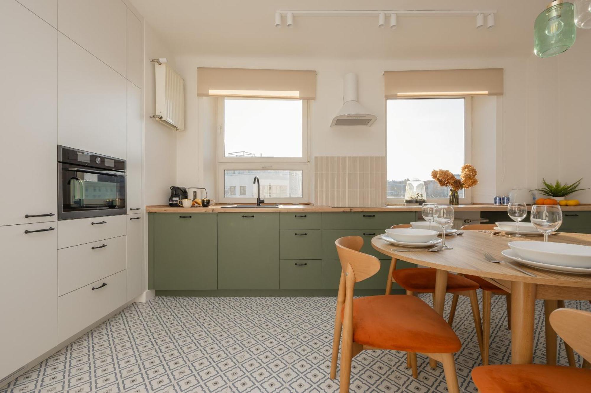 Leilighet For 6 People Near Royal Baths Park By Renters Prestige