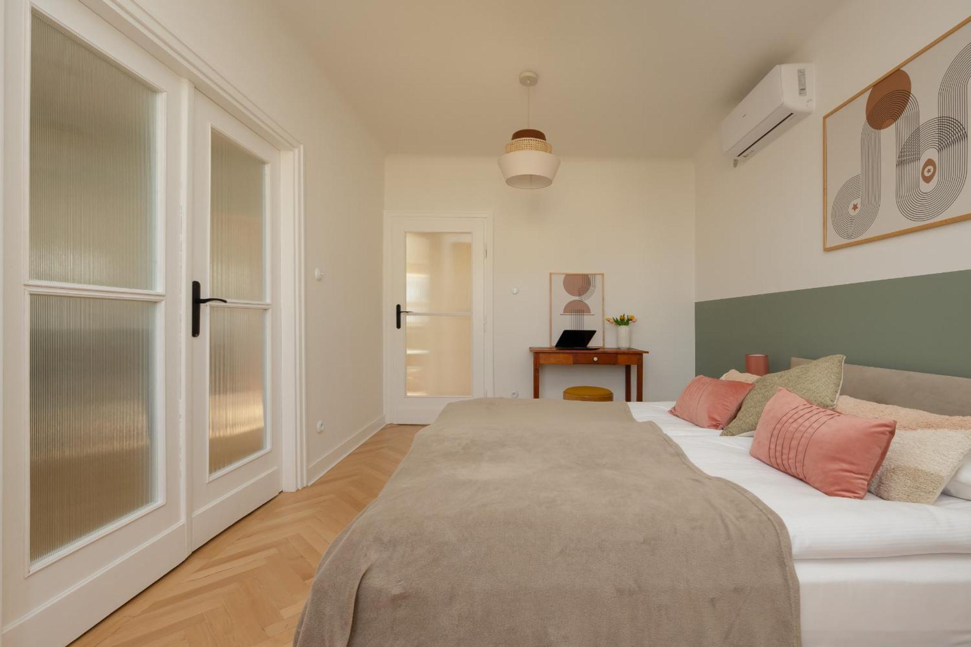 For 6 People Near Royal Baths Park By Renters Prestige * Warschau